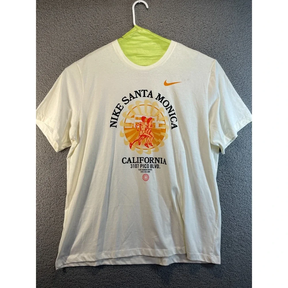 The Nike Tee NIKE SANTA MONICA Men's‎ XXL Dri-Fit T-Shirt Casual